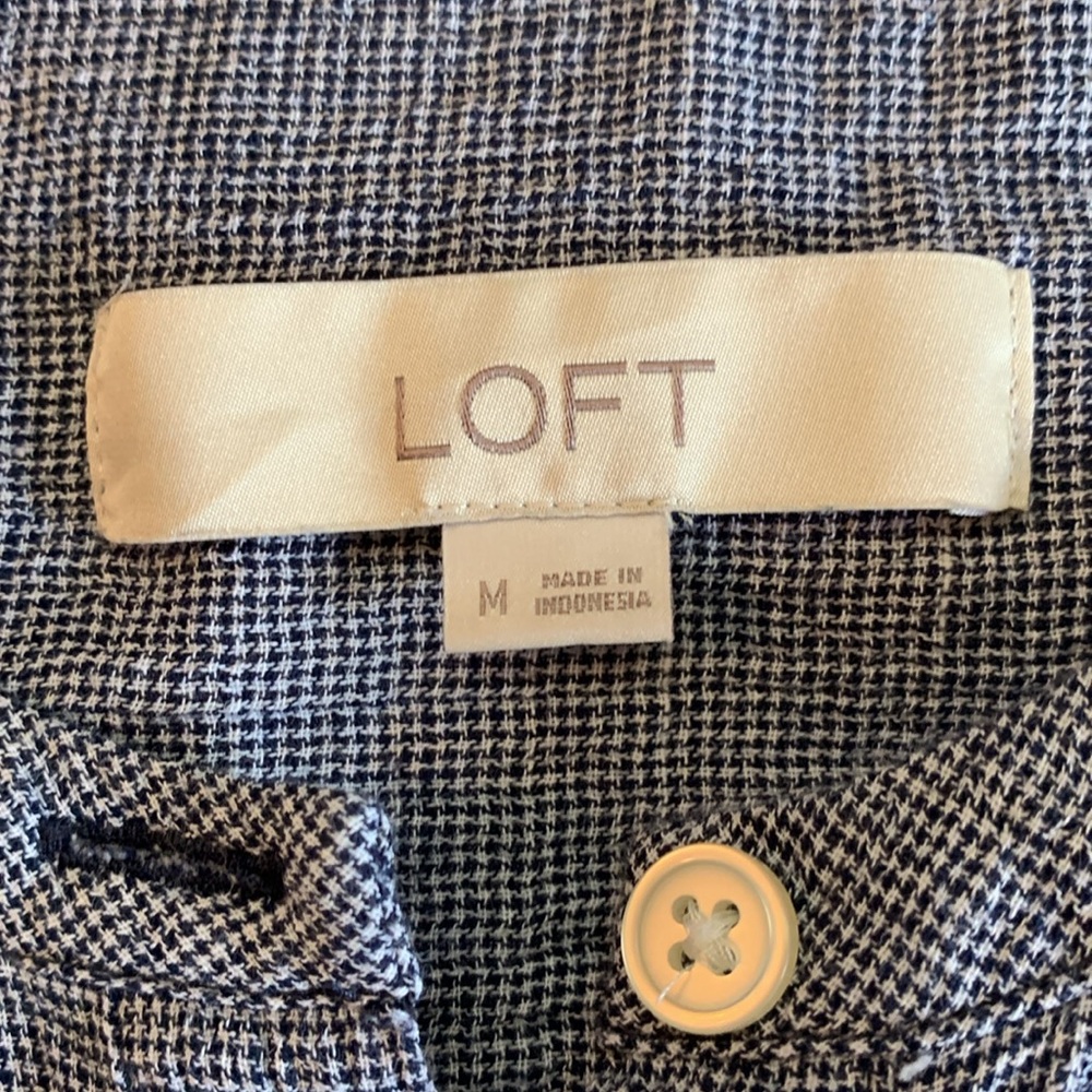 Loft Sleeveless Button Front Preppy Top - Picture 9 of 16